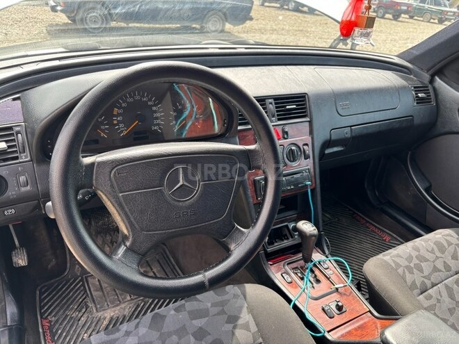 Mercedes C 180 1999, 408,250 km - 1.8 l - Qazax