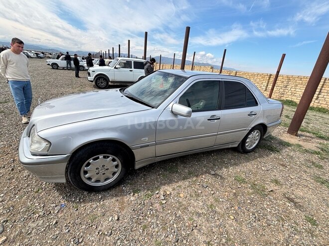Mercedes C 180 1999, 408,250 km - 1.8 l - Qazax