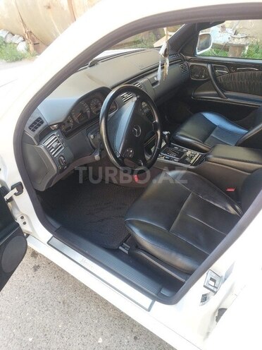 Mercedes E 320 1999, 275,653 km - 3.2 l - Bakı