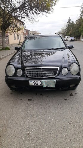 Mercedes 200 2002, 348,000 km - 2.0 л - Quba