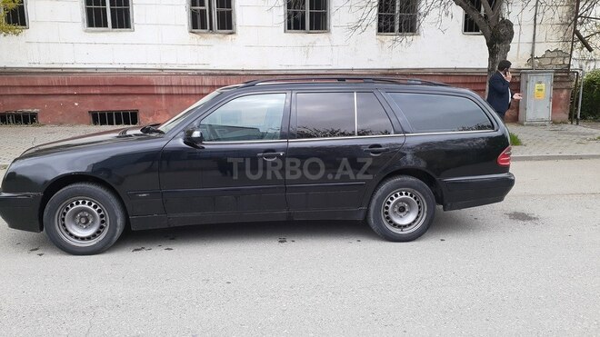 Mercedes 200 2002, 348,000 km - 2.0 л - Quba
