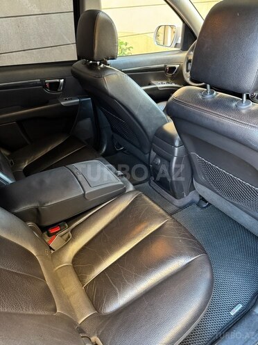 Hyundai Santa Fe-13
