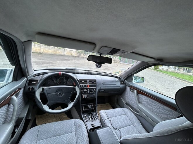 Mercedes C 180 1995, 380,000 km - 1.8 l - Lənkəran