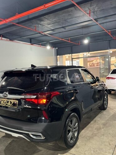 Kia Seltos-4