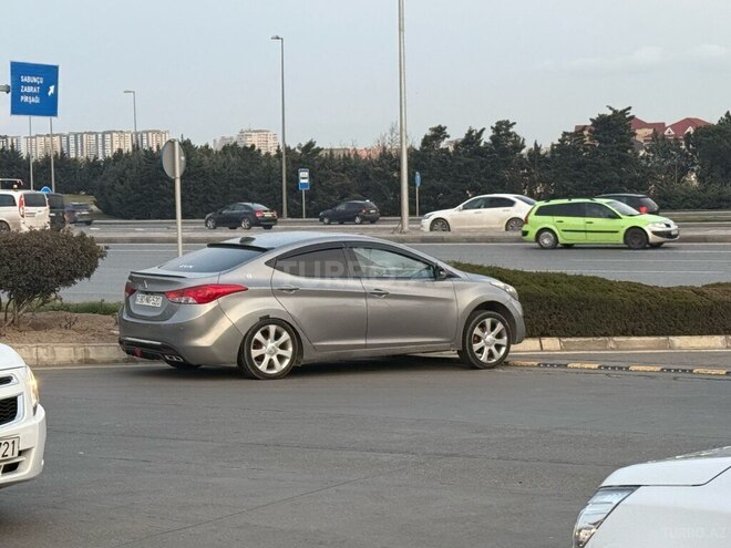 Hyundai Elantra 2011, 320,000 km - 1.6 l - Bakı