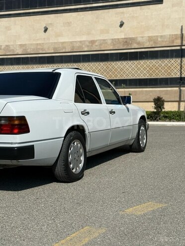 Mercedes E 200 d 1992, 340,000 km - 2.0 л - Bakı