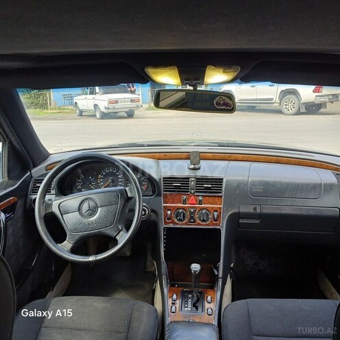 Mercedes C 200 1995, 99,000 km - 2.0 l - Zaqatala