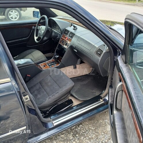 Mercedes C 200 1995, 99,000 km - 2.0 l - Zaqatala