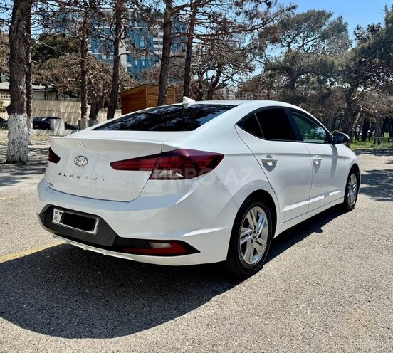 Hyundai Elantra 2019, 100,000 km - 2.0 л - Bakı