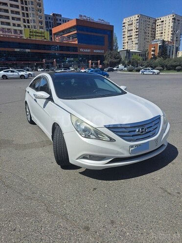 Hyundai Sonata-2