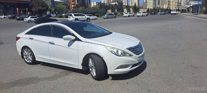 Hyundai Sonata-13