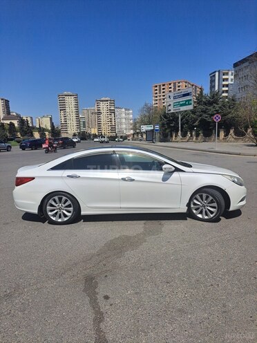 Hyundai Sonata-4