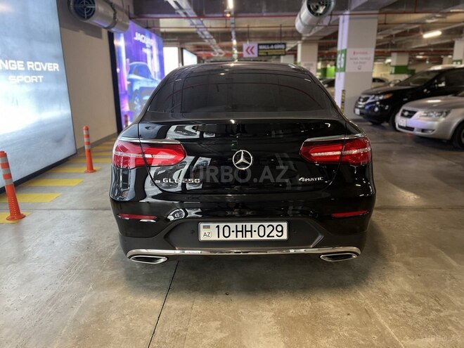 Mercedes  2018, 61,000 km - 2.0 l - Bakı