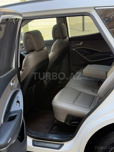 Hyundai Santa Fe-15