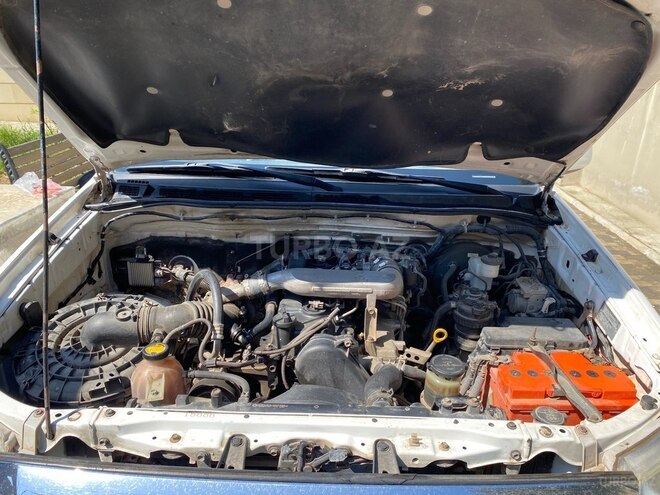 Toyota Hilux 2011, 454,768 km - 2.5 l - Bakı