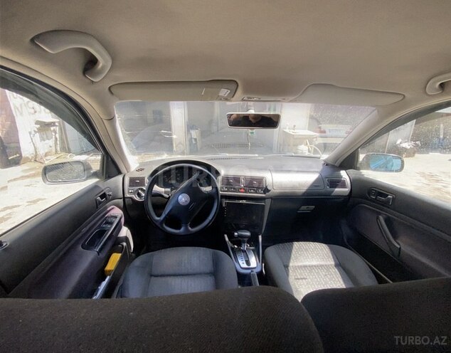 Volkswagen Golf 2003, 365,740 km - 1.6 l - Bakı