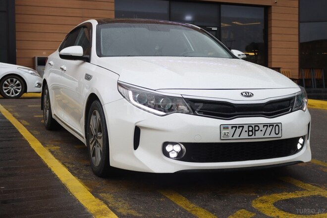 Kia K5-4