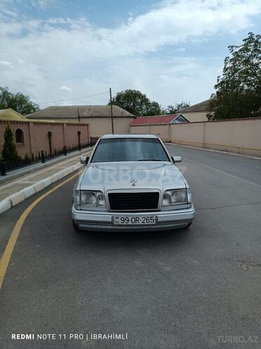Mercedes E 250 1993, 350,000 km - 2.5 l - Naxçıvan