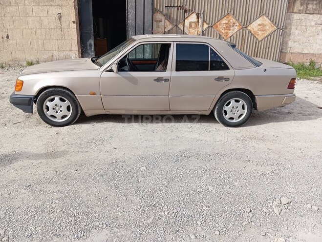 Mercedes E 220 1992, 500,000 km - 2.2 l - Bakı