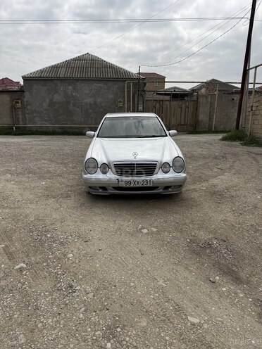 Mercedes E 220 d 2001, 283,000 km - 2.2 l - Bakı