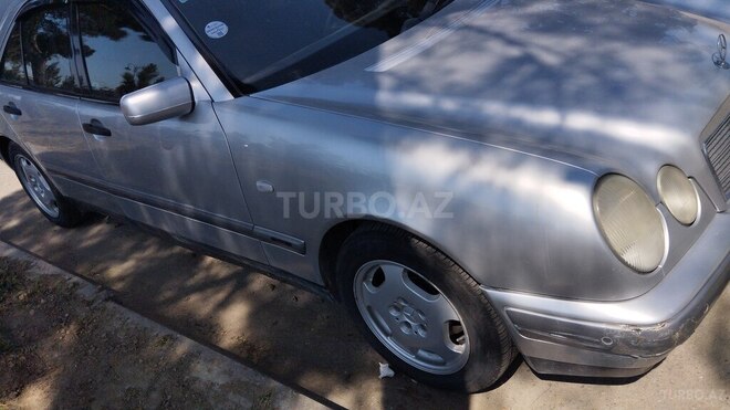 Mercedes E 240 1998, 224,050 km - 2.4 l - Bakı