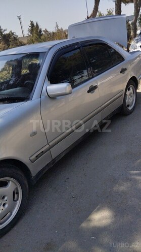 Mercedes E 240 1998, 224,050 km - 2.4 l - Bakı