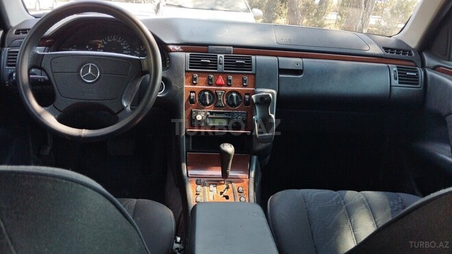 Mercedes E 240 1998, 224,050 km - 2.4 l - Bakı