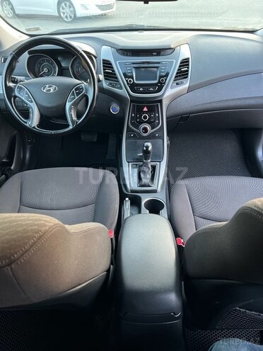 Hyundai Elantra 2015, 115,900 km - 1.8 l - Bakı