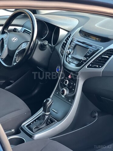 Hyundai Elantra 2015, 115,900 km - 1.8 l - Bakı