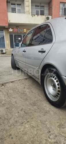 Mercedes E 240 1998, 500,005 km - 2.4 l - Bakı