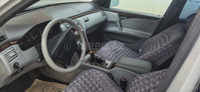 Mercedes E 240 1998, 500,005 km - 2.4 l - Bakı
