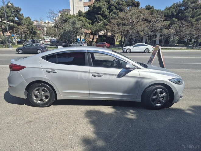 Hyundai Avante 2015, 271,000 km - 1.6 l - Bakı