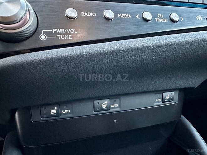 Lexus ES 300h-16