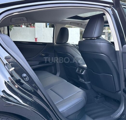 Lexus ES 300h-19