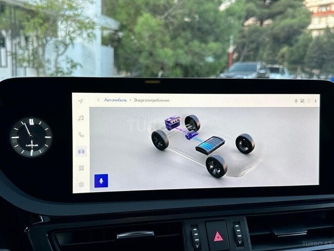 Lexus ES 300h-12