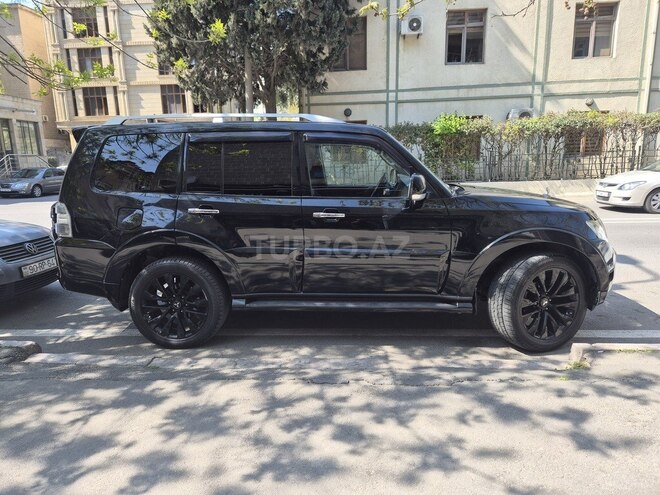 Mitsubishi Pajero 2011, 277,000 km - 3.5 л - Bakı