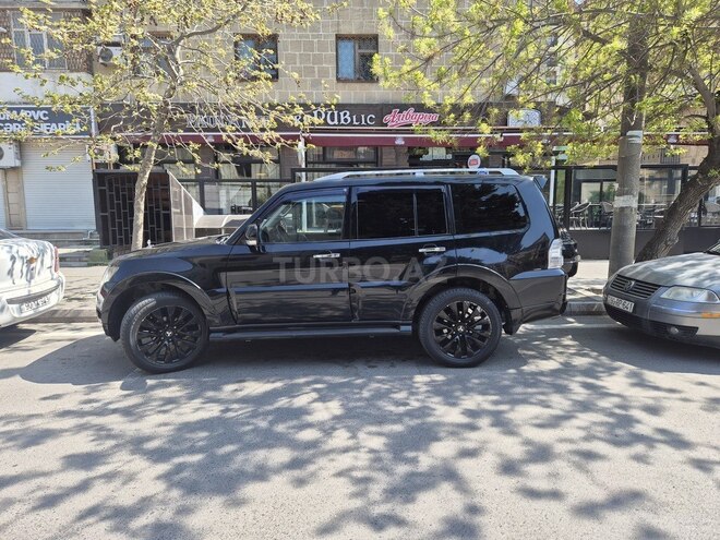 Mitsubishi Pajero 2011, 277,000 km - 3.5 л - Bakı