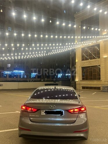 Hyundai Elantra 2018, 105,845 km - 2.0 л - Bakı