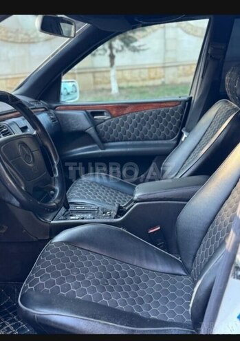 Mercedes E 230 1996, 434,645 km - 2.3 l - Bərdə