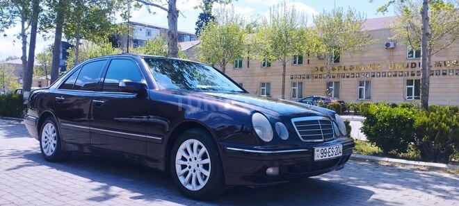 Mercedes E 220 d 2001, 467,500 km - 2.2 л - İmişli