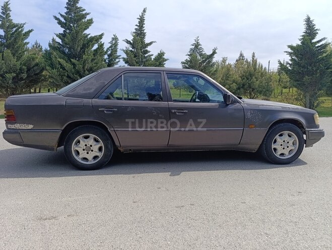 Mercedes E 250 1992, 357,000 km - 2.5 l - Bakı