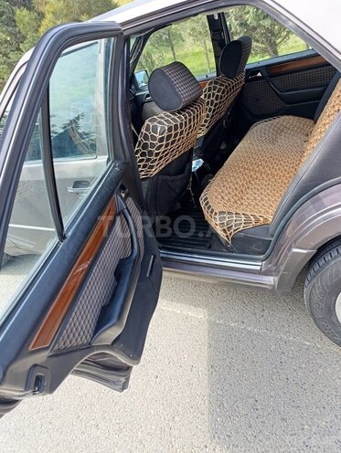 Mercedes E 250 1992, 357,000 km - 2.5 l - Bakı