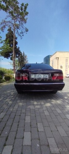 Mercedes E 220 d 2001, 467,500 km - 2.2 л - İmişli