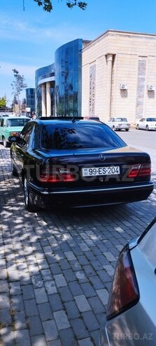 Mercedes E 220 d 2001, 467,500 km - 2.2 л - İmişli
