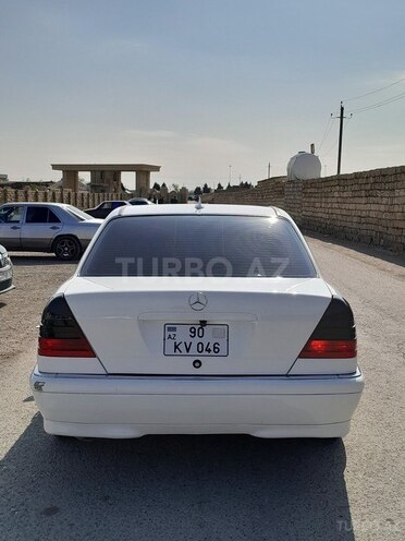 Mercedes C 230 1999, 340,000 km - 2.3 l - Quba