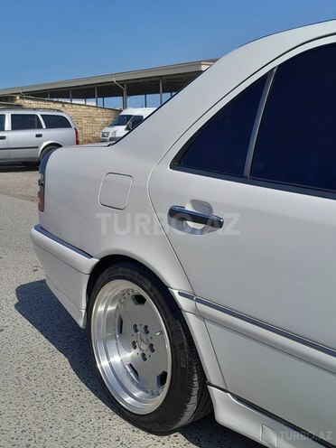 Mercedes C 230 1999, 340,000 km - 2.3 l - Quba
