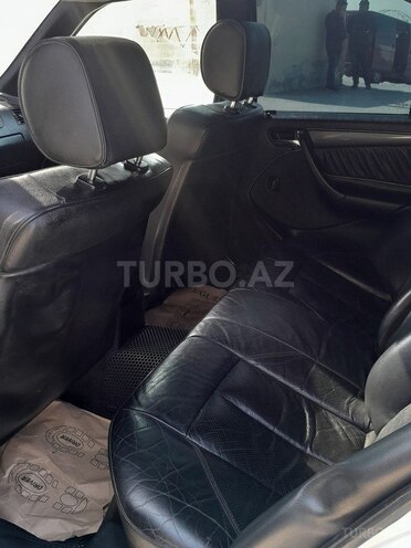 Mercedes C 230 1999, 340,000 km - 2.3 l - Quba