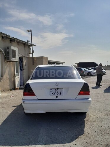 Mercedes C 230 1999, 340,000 km - 2.3 l - Quba