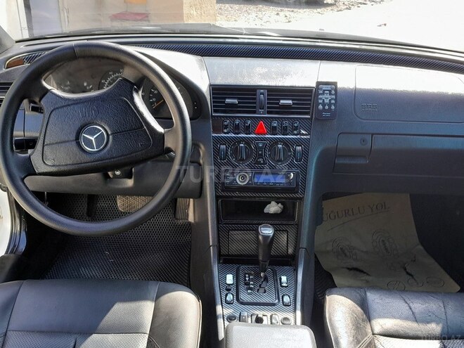 Mercedes C 230 1999, 340,000 km - 2.3 l - Quba