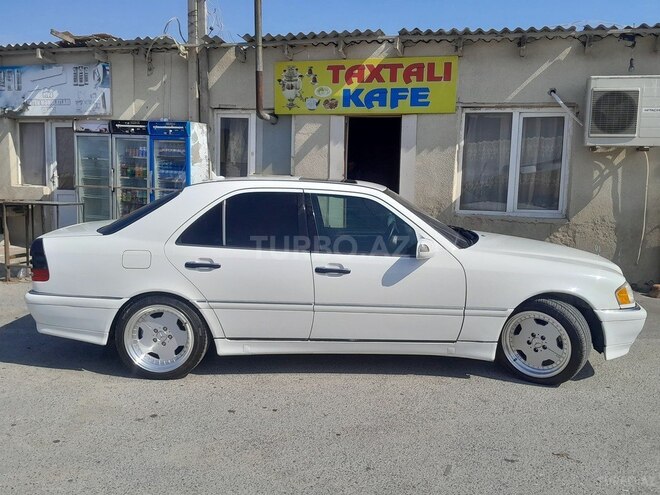 Mercedes C 230 1999, 340,000 km - 2.3 l - Quba